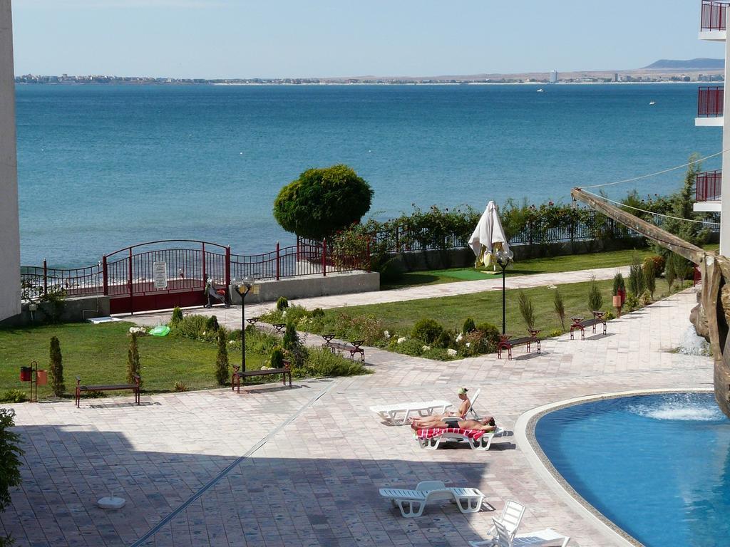 Private Apartments In Privilige Fort Beach 엘레니테 외부 사진